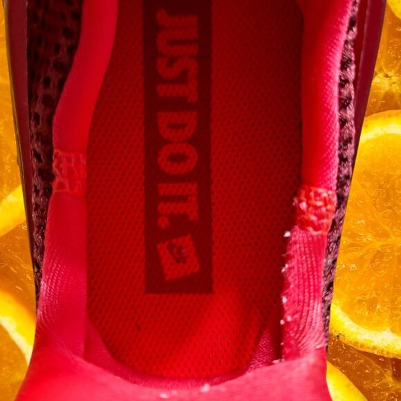 Nike Women's Noble Red Lightweight Darwin Running Trainers Shoes Size 7.5 - Picture 5 of 7